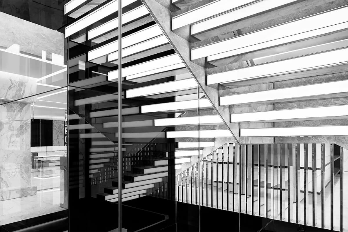 YVES-SAINT-LAURENT-MADRID-GROUPG4-001