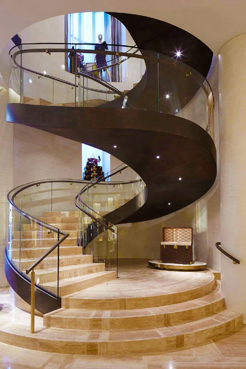 LOUIS-VUITTON-BARCELONA-GROUPG4-002